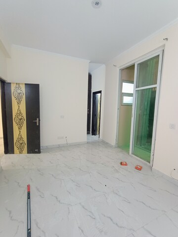 Room in 3 BHK Villa at Amrapali Leisure Valley, Tech Zone 4 Greater Noida – for Rent