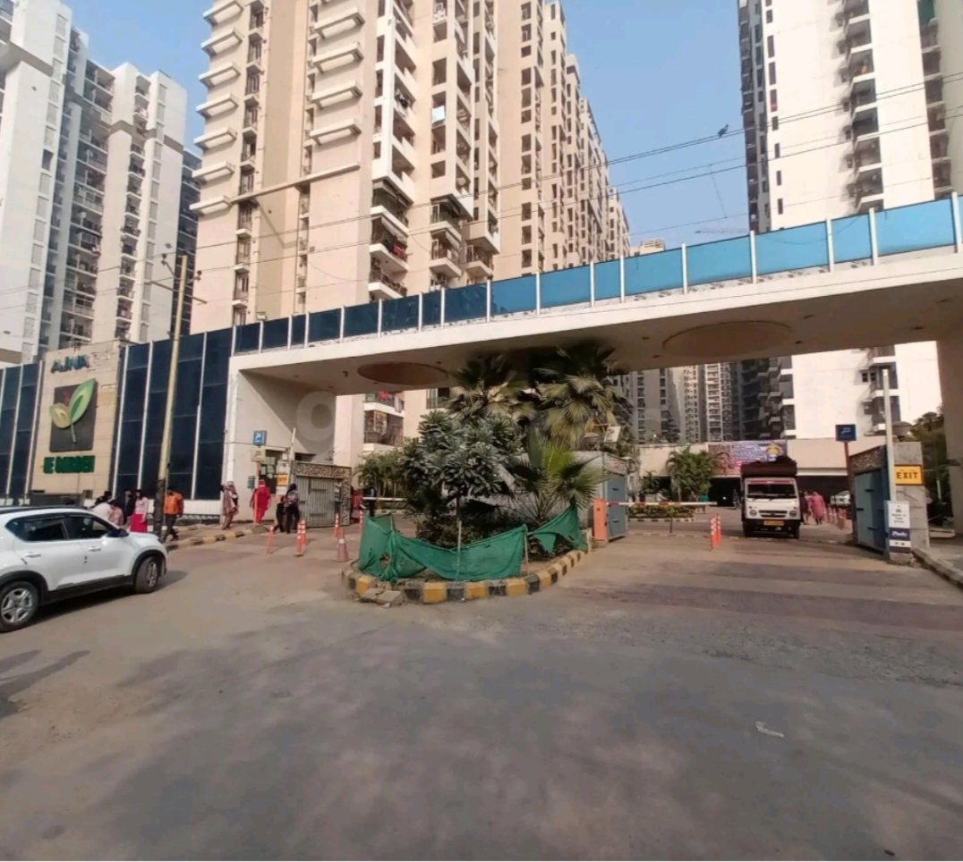 2 BHK Apartment For Sale in Ajnara Le Garden
