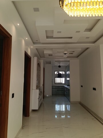Building Lobby in 3 BHK Builder Floor at Puri Kohinoor, Sector 89 – for Rent