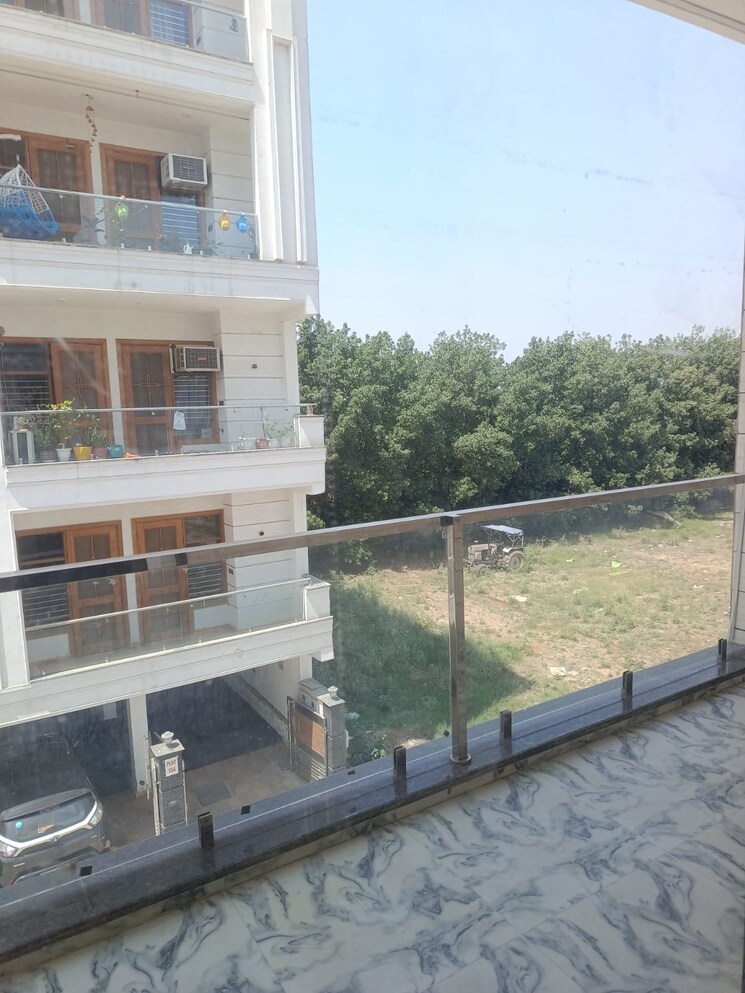 Balcony, puri-kohinoor 3 Bedroom 150 Sq.Ft. Builder Floor In Sector 89 Faridabad 8587348