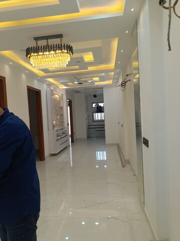 Building Lobby in 3 BHK Builder Floor at Puri Kohinoor, Sector 89 – for Rent