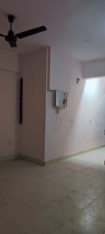 2 BHK Apartment For Sale in OP Floridaa, Sector 82