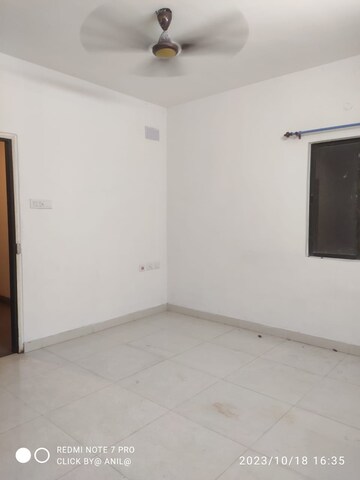 Room in 2 BHK Apartment at DTC Southern Heights, Joka – for Rent