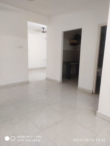 Room in 2 BHK Apartment at DTC Southern Heights, Joka – for Rent