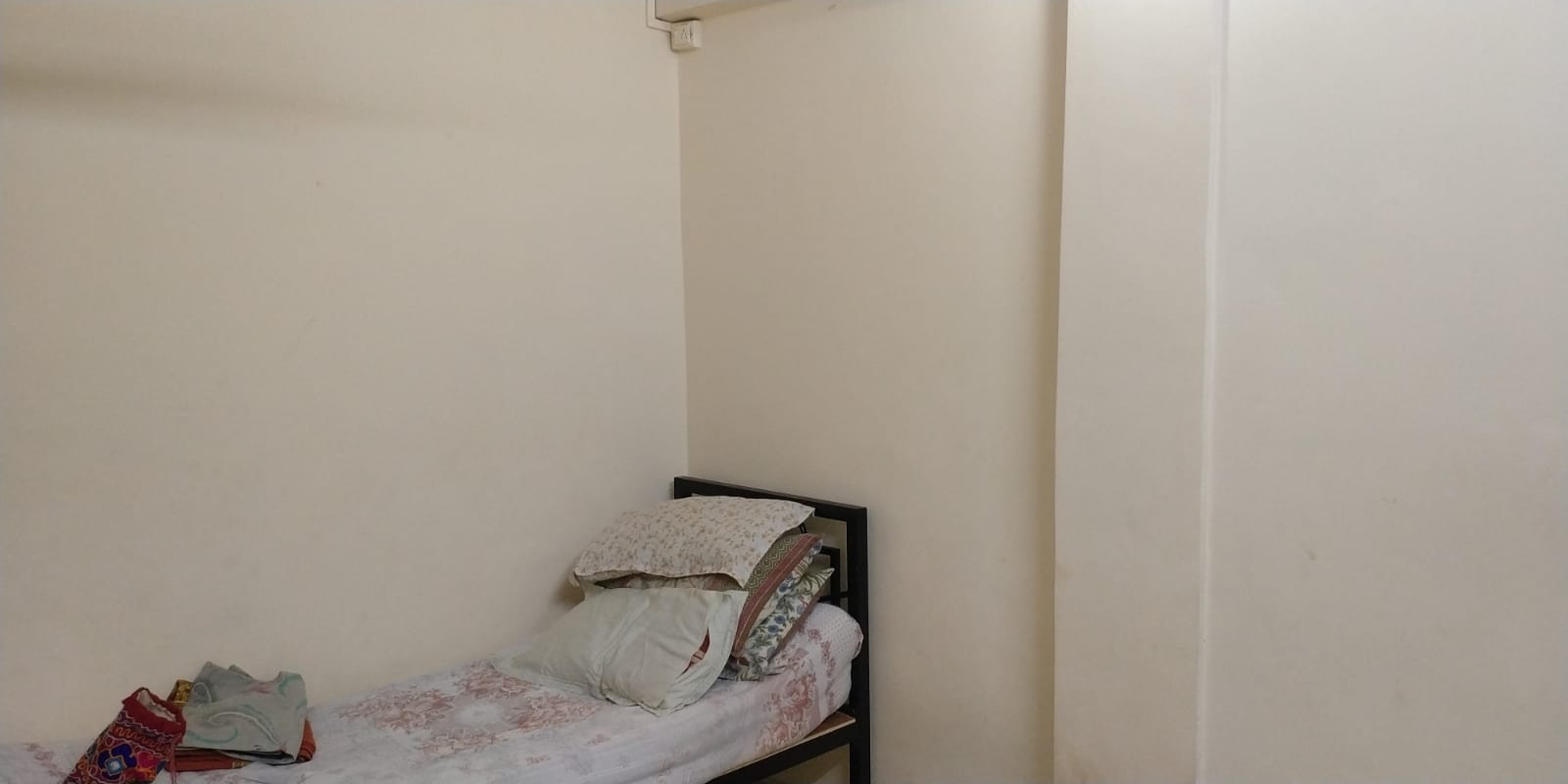 2 BHK 750 Sq.Ft. Apartment in Kunj Vihar Vile Parle West