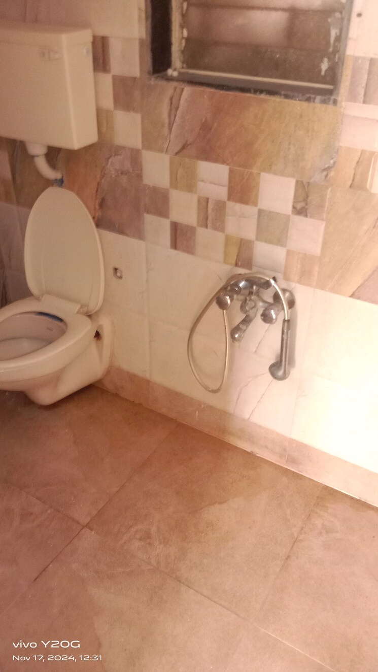 Bathroom, sheth-chopra-shanti-lifespaces-2 2 Bedroom 1060 Sq.Ft. Apartment In Nalasopara East Palghar 8587484