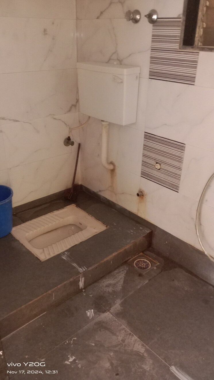 Bathroom, sheth-chopra-shanti-lifespaces-2 2 Bedroom 1060 Sq.Ft. Apartment In Nalasopara East Palghar 8587484