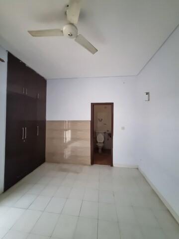 Room in 2 BHK Builder Floor at Sector 57 – for Rent