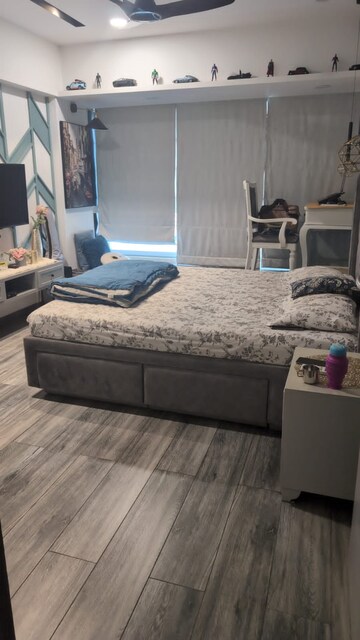 Master Bedroom in 2.5 BHK Apartment at DB Orchid Woods, Goregaon East – for Rent