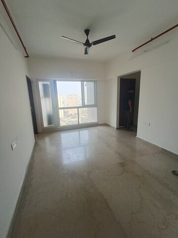2 BHK Apartment For Rent in Omkar Signet, Malad East