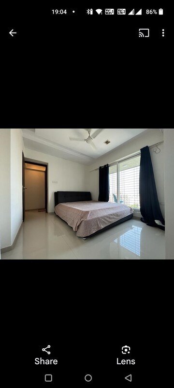 Bedroom in 2.5 BHK Apartment at DLH Orchid, Andheri West – for Rent
