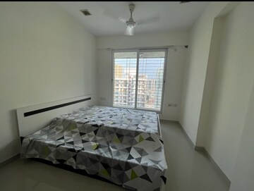 Bedroom in 2.5 BHK Apartment at DLH Orchid, Andheri West – for Rent