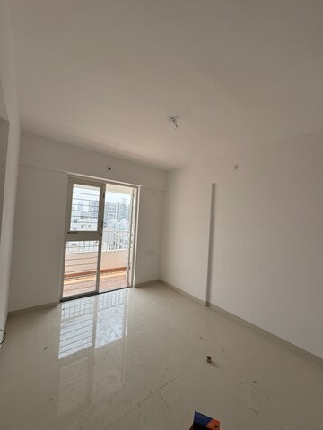 Room in 2 BHK Apartment at KR Ojasvi Gold, Ravet – for Rent