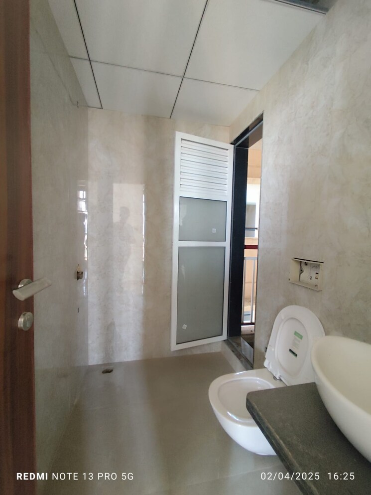 Bathroom, hiranandani-estate-avila 2 Bedroom 915 Sq.Ft. Apartment In Ghodbunder Road Thane 8587675