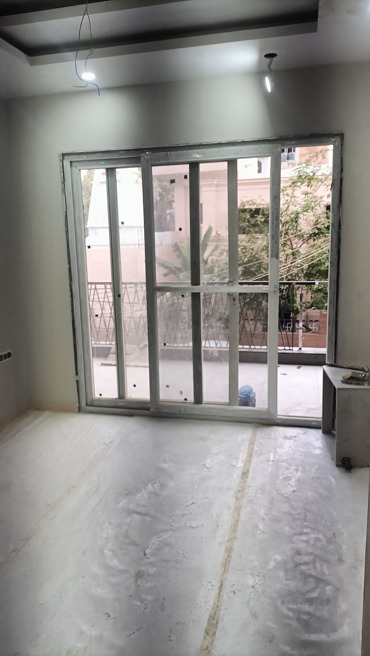 Room, ambica vihar 3.5 Bedroom 180 Sq.Yd. Builder Floor In Ambica Vihar Delhi 8587670