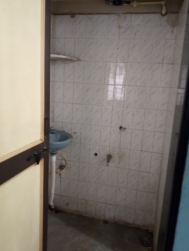 Bathroom, samarth-park 3 Bedroom 1850 Sq.Ft. Builder Floor In Vadgaon Budruk Pune 8587708