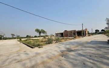 Plot For Sale in Koni