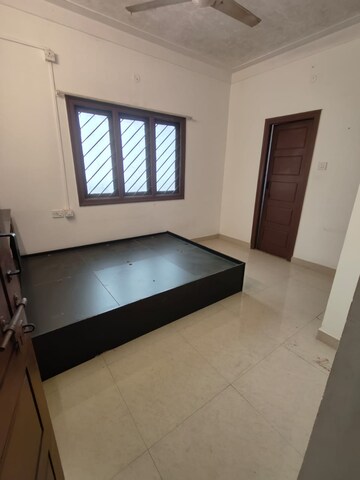Room in 3 BHK Independent House at Indiranagar – for Rent