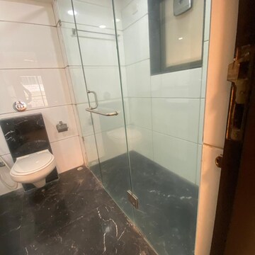 Bathroom in 4 BHK Apartment at Santacruz West – for Rent