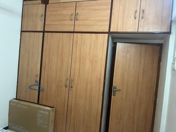 Room in 2 BHK Apartment at Prabhadevi – for Rent