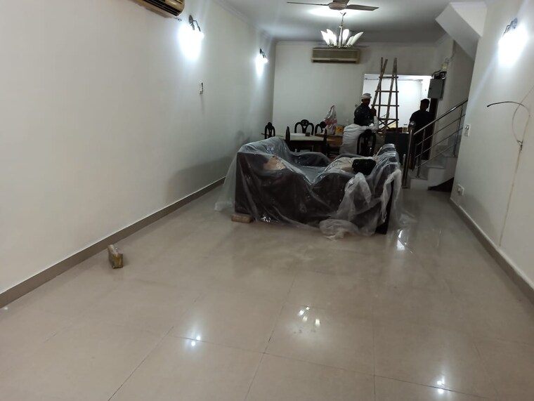  Parking, vasant kunj 3 Bedroom 1600 Sq.Ft. Apartment In Vasant Kunj Delhi 8587761