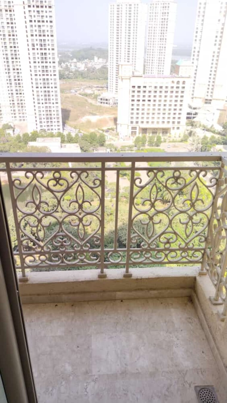 Balcony, hiranandani-eagleridge-wing-b 3 Bedroom 1200 Sq.Ft. Apartment In Thane West Thane 8587816