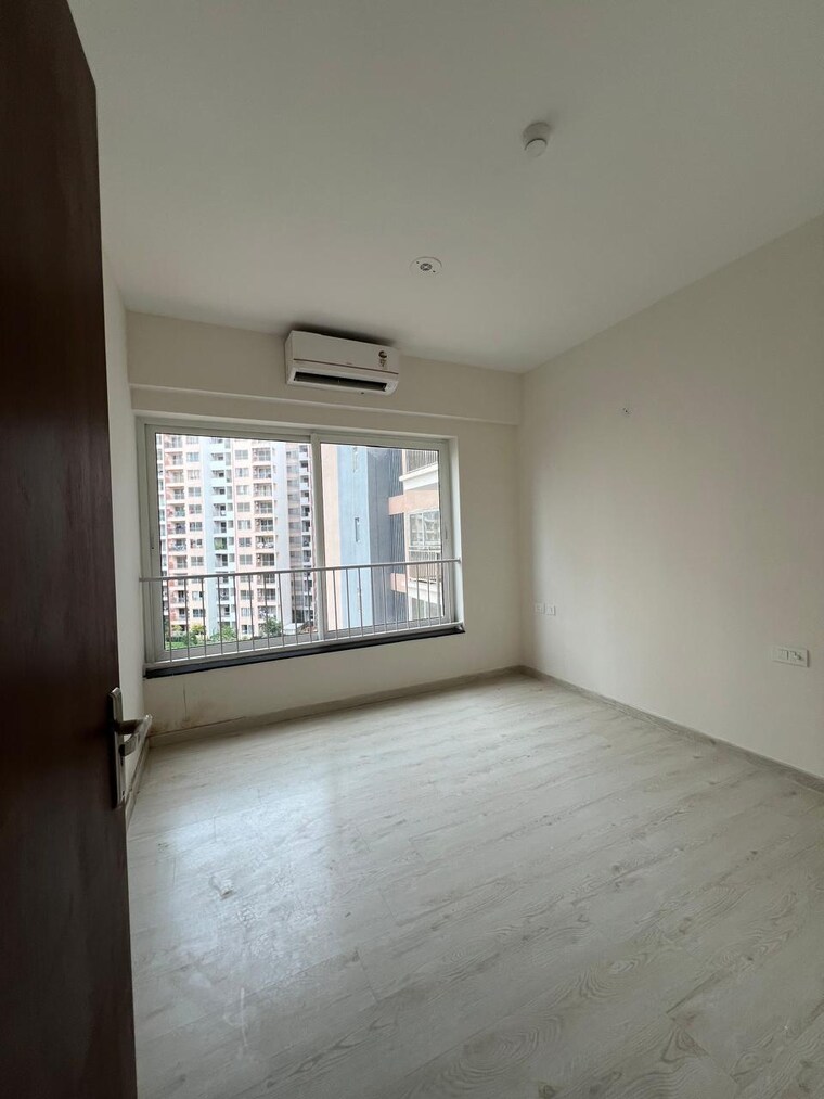 Room, shapoorji-pallonji-joyville-phase-2 3 Bedroom 1692 Sq.Ft. Apartment In Sector 102 Gurgaon 8587819