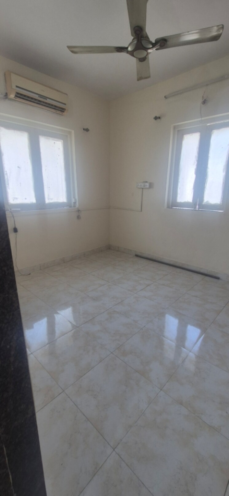 Room, mahudi-darshan 1 Bedroom 400 Sq.Ft. Apartment In Kandivali East Mumbai 8587842