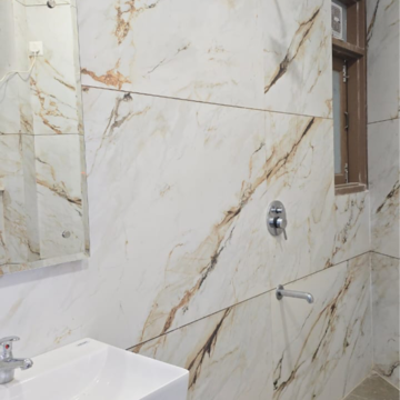 Bathroom in 2 BHK Builder Floor at Sector 23 – for Rent