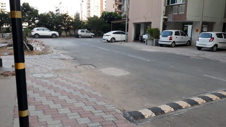  Parking, vip road 3 Bedroom 1439 Sq.Ft. Apartment In Vip Road Zirakpur 8587903