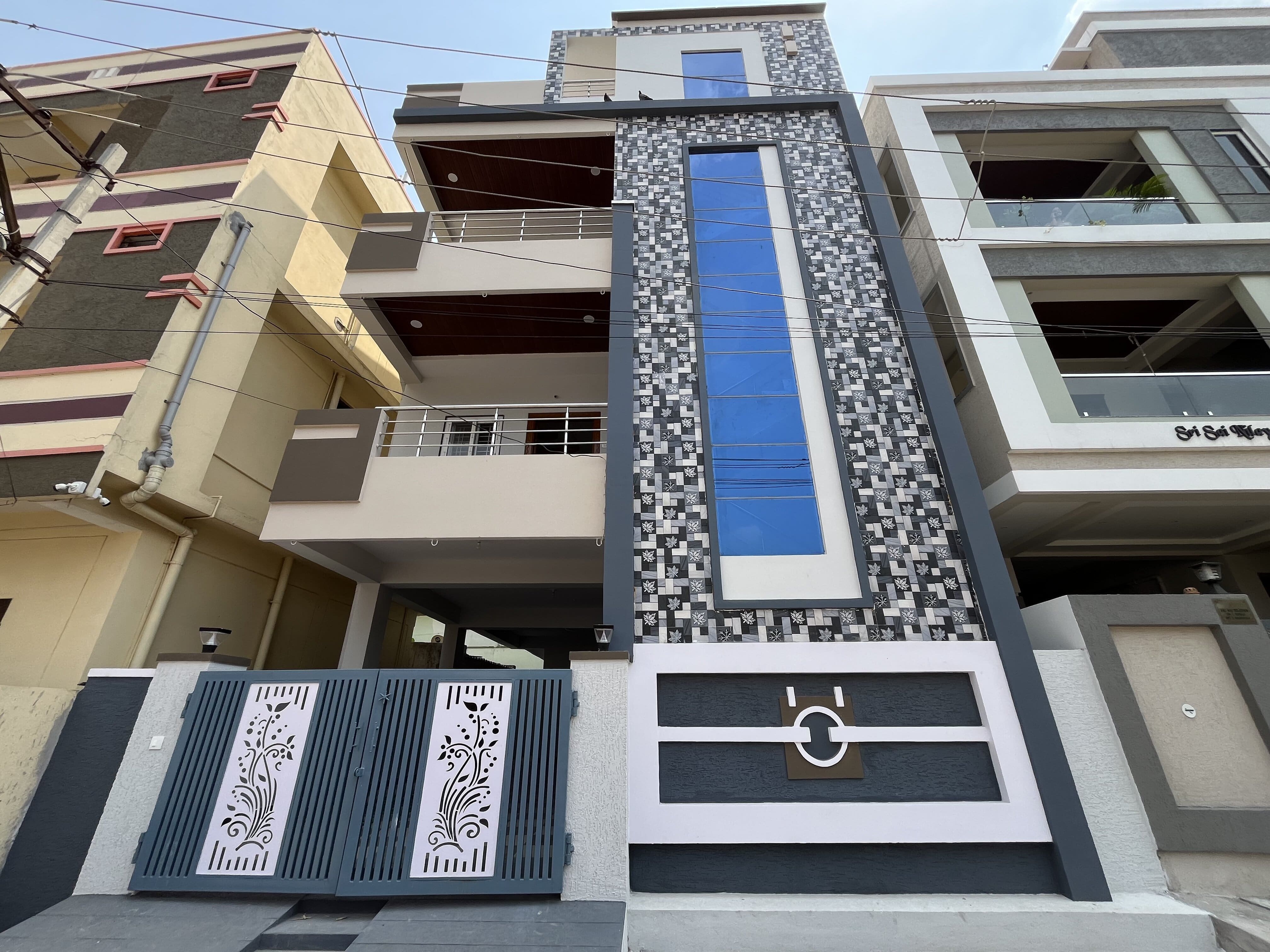 5 BHK + Pooja Room Independent House For Sale in Mallapur