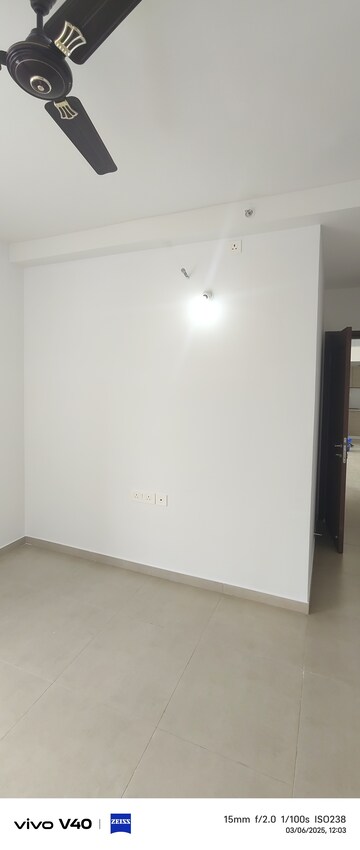 Room in 2 BHK Apartment at Prestige Monte Carlo, Yelahanka – for Rent