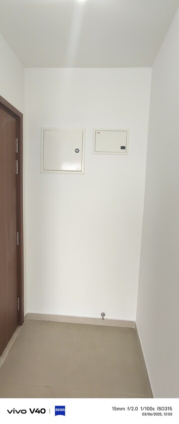 Room in 2 BHK Apartment at Prestige Monte Carlo, Yelahanka – for Rent