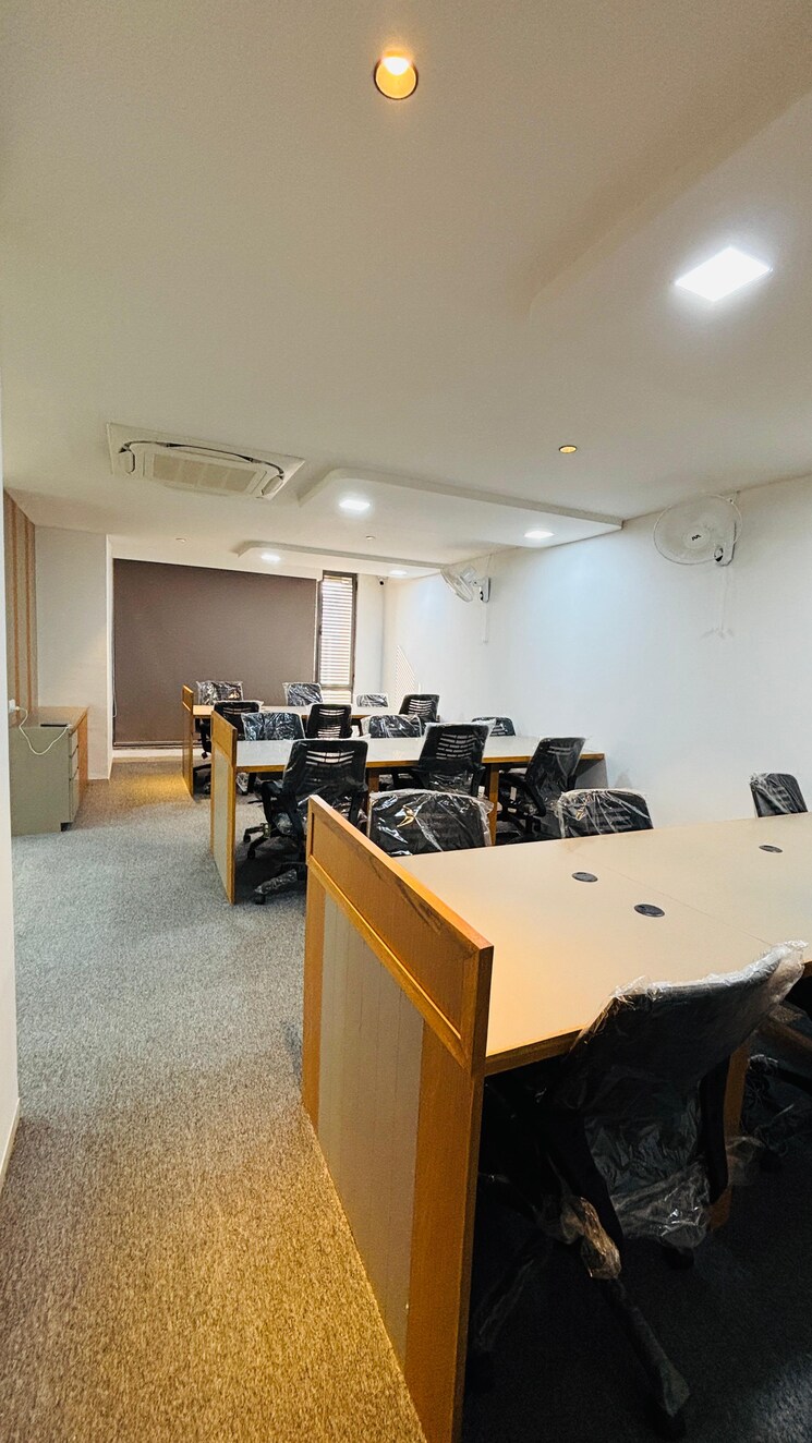 Team Area, samvaad-east-face Commercial Office Space 1498 Sq.Ft. In Ambli Ahmedabad 8587923