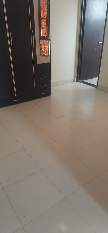 2 BHK Apartment For Rent in SLF Anushree, Sector 75