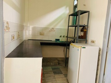 Kitchen in 1 BHK Builder Floor at Chattarpur – for Rent