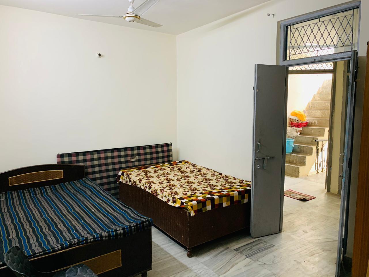 1 BHK + Pooja Room Builder Floor For Rent in Chattarpur