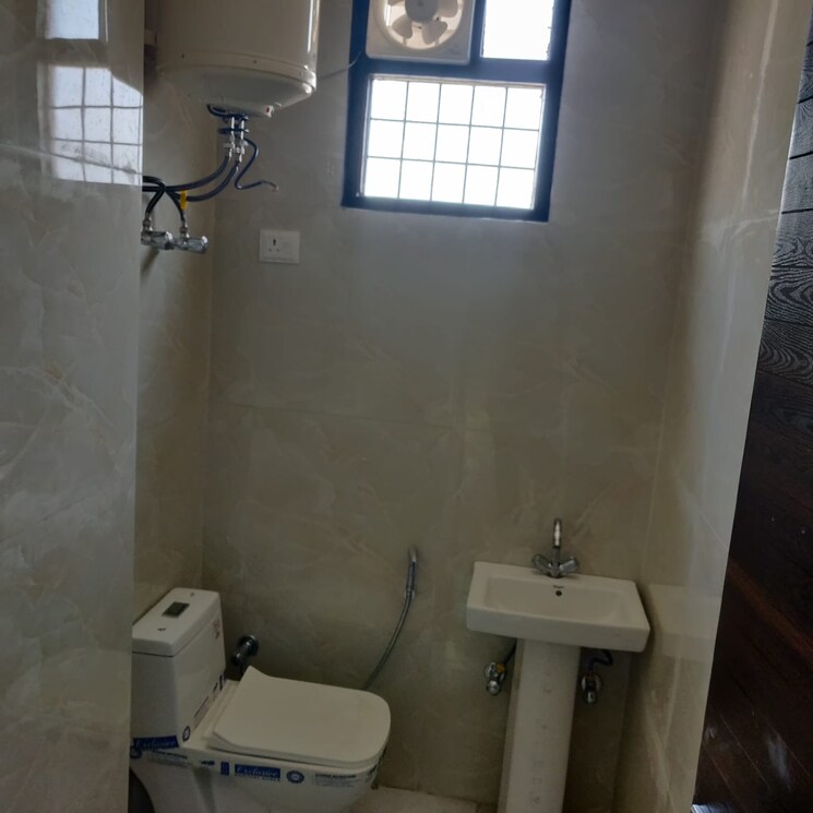 Bathroom, panchsheel vihar 1 Bedroom 450 Sq.Ft. Builder Floor In Panchsheel Vihar Delhi 8587997