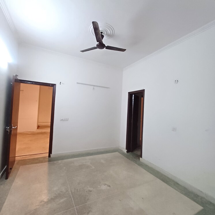 Room, sector 23 2 Bedroom 1200 Sq.Ft. Villa In Sector 23 Gurgaon 8588013