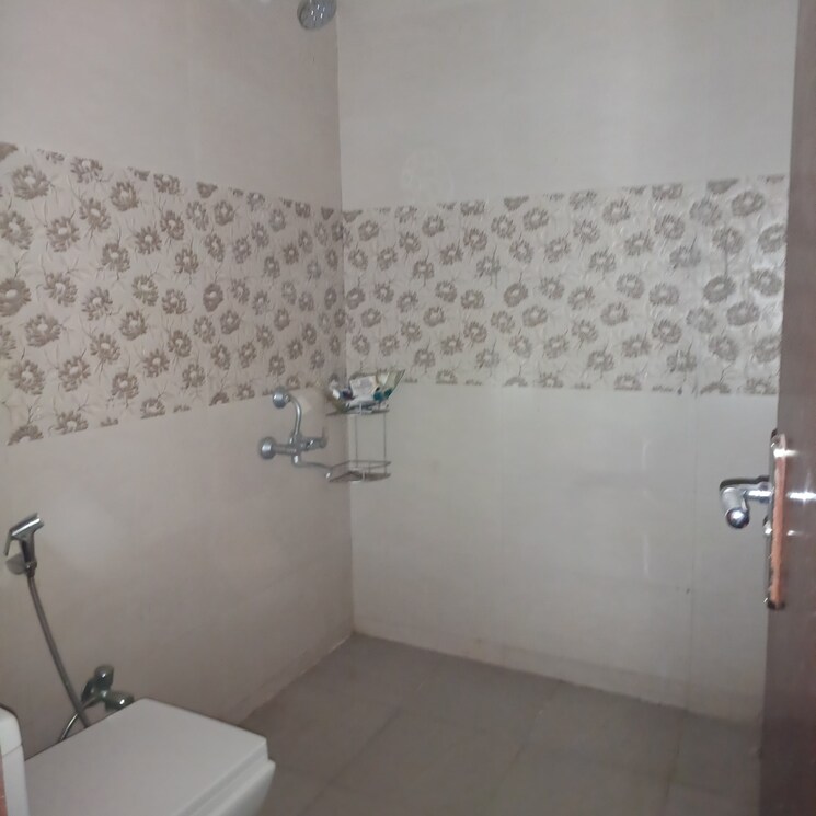 Attached Bathroom, sector 23 2 Bedroom 1200 Sq.Ft. Villa In Sector 23 Gurgaon 8588013
