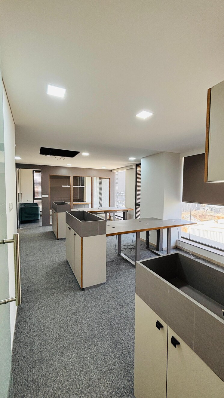 Team Area, samvaad-east-face Commercial Office Space 1498 Sq.Ft. In Ambli Ahmedabad 8588002