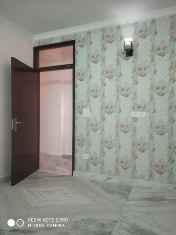 Room in 3 BHK Builder Floor at Malviya Nagar – for Sale