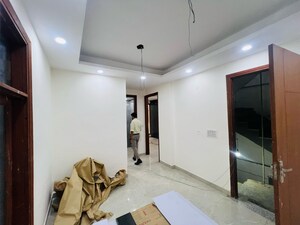 Room in 2 BHK Independent House at Chattarpur – for Sale