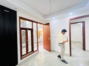 Room in 2 BHK Independent House at Chattarpur – for Sale