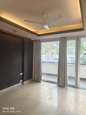 Room in 4 BHK Apartment at Bestech Park View Spa, Sector 47 – for Rent