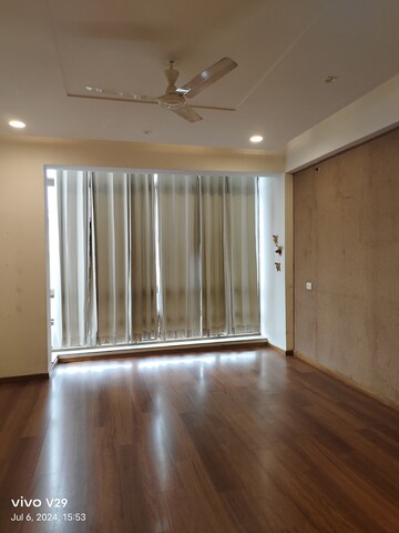 Furnished Amenities in 3 BHK Apartment at Parsvnath Exotica, Sector 53 – for Rent