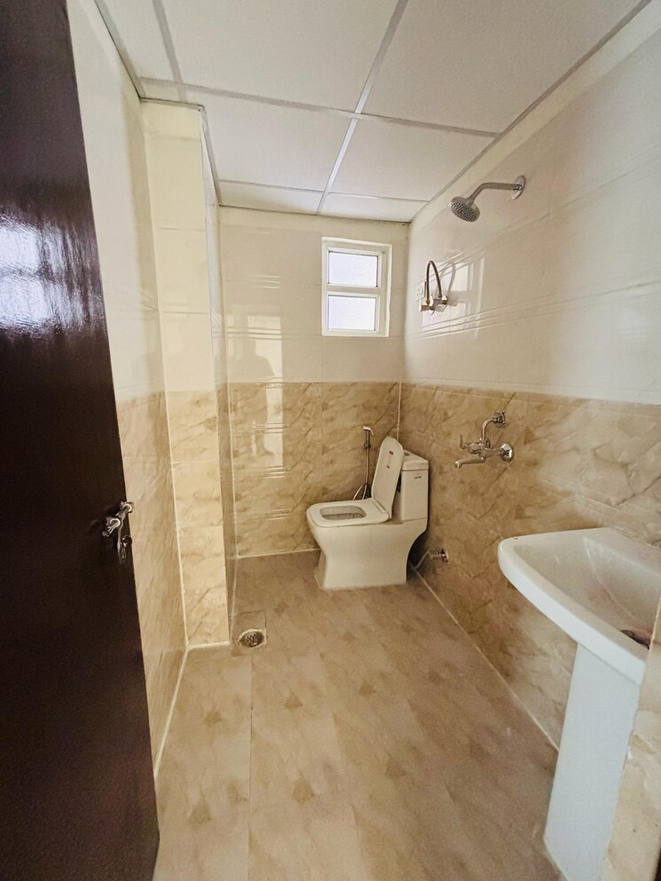 Bathroom, javin-raj-empire 3 Bedroom 1290 Sq.Ft. Apartment In Raj Nagar Extension Ghaziabad 8588095