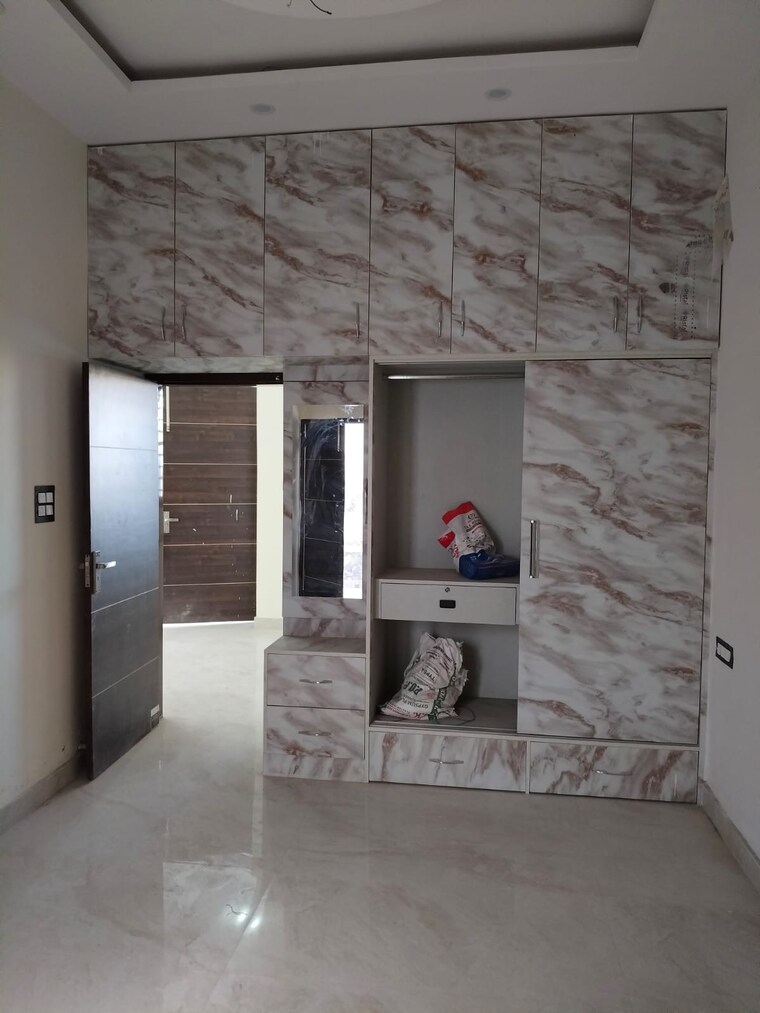 Room, kharar mohali road 3 Bedroom 107 Sq.Yd. Independent House In Kharar Mohali Road Kharar 8588091