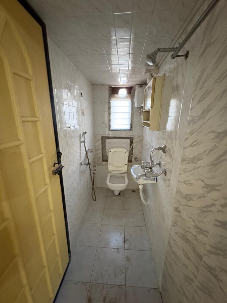 Bathroom, pestom-sagar-colony 2 Bedroom 750 Sq.Ft. Apartment In Chembur Mumbai 8588104