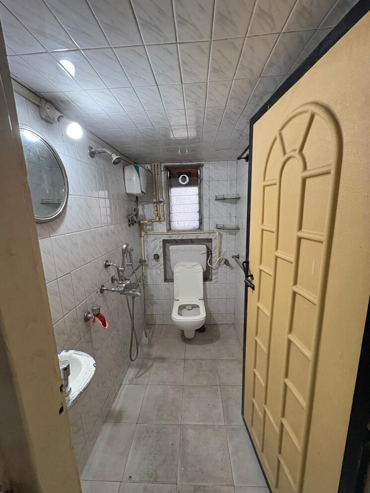 Bathroom, pestom-sagar-colony 2 Bedroom 750 Sq.Ft. Apartment In Chembur Mumbai 8588104